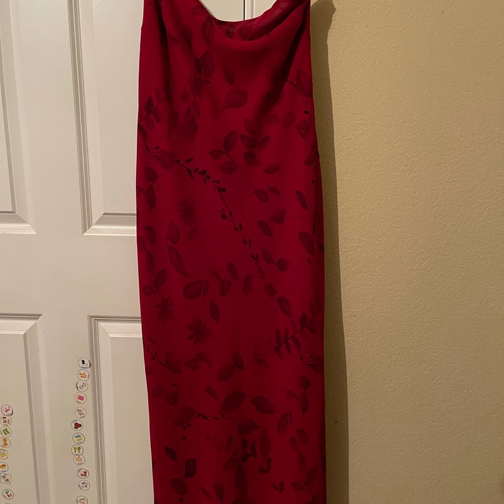 Summer dress with spaghetti straps. Nice and comfortable. Silk